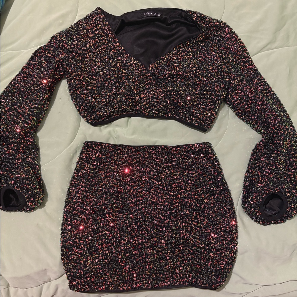 Two piece skirt set